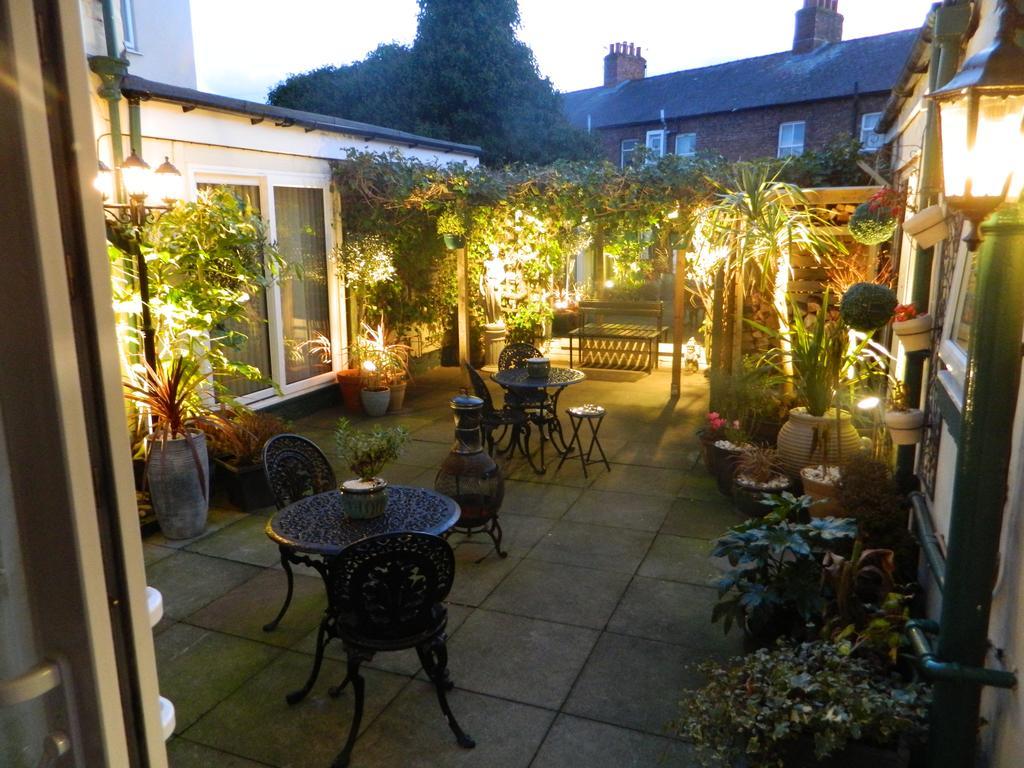 Abbey Court Guest House Карлайл Екстериор снимка