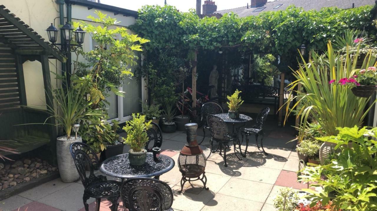 Abbey Court Guest House Карлайл Екстериор снимка